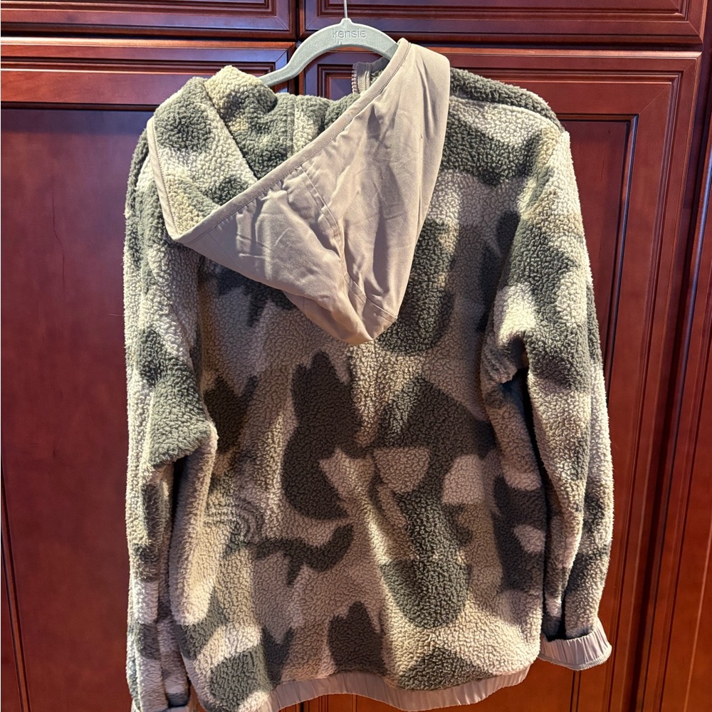 REI Camo Fleece - Picture 3 of 3